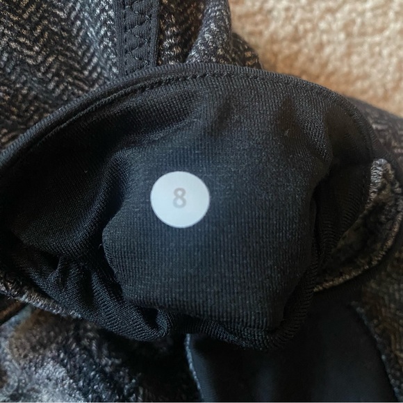 Lululemon Houndstooth Black/Gray Warm Leggings Size 8 / 33” inseam - Picture 5 of 5